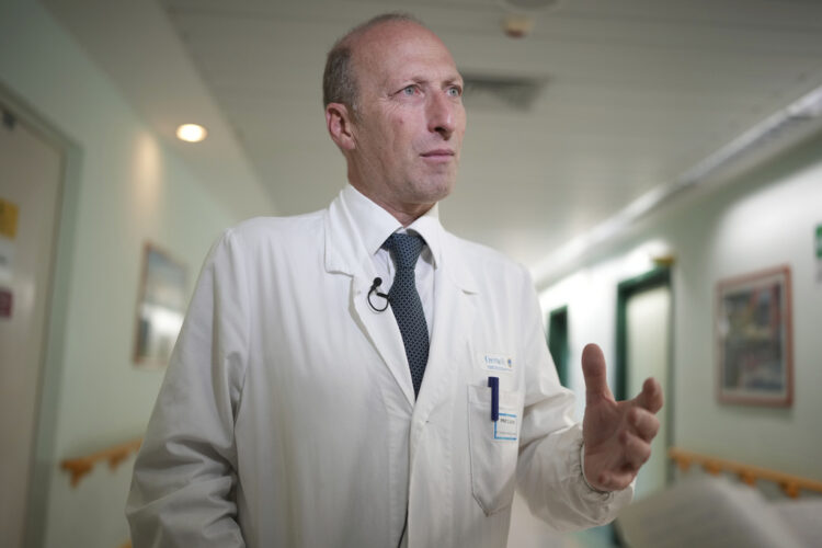 Pope's doctor recounts Francis' last moments in newspaper interview